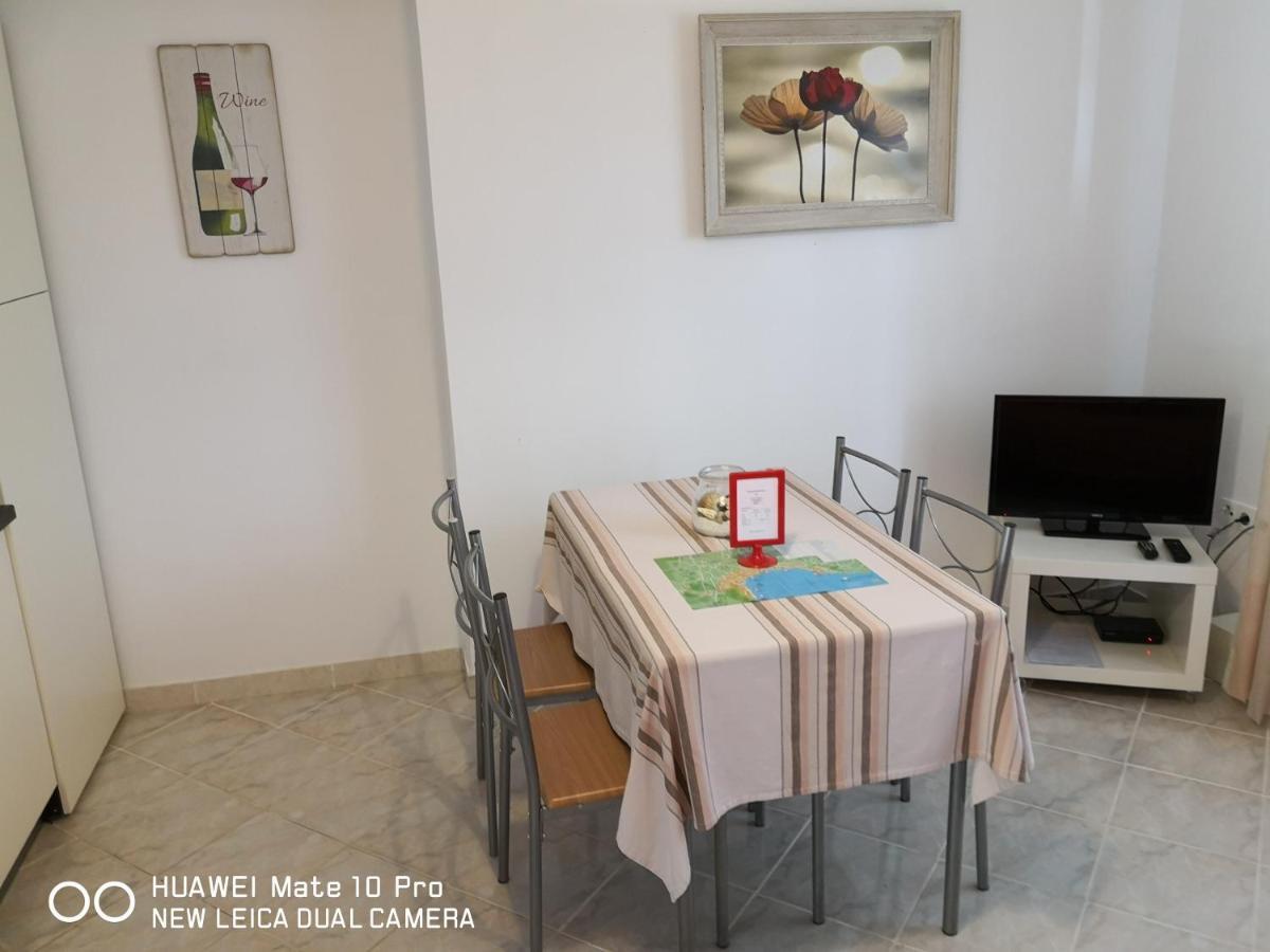 Apartmans Luce E Stella Malinska Exterior foto